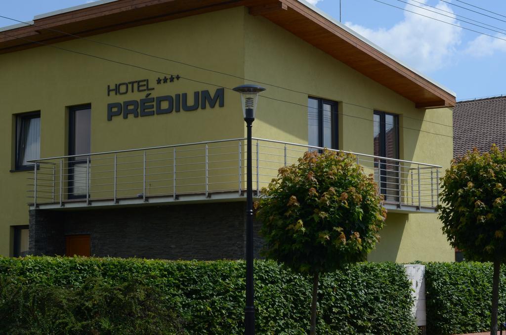 Hotel Predium Vráble Extérieur photo