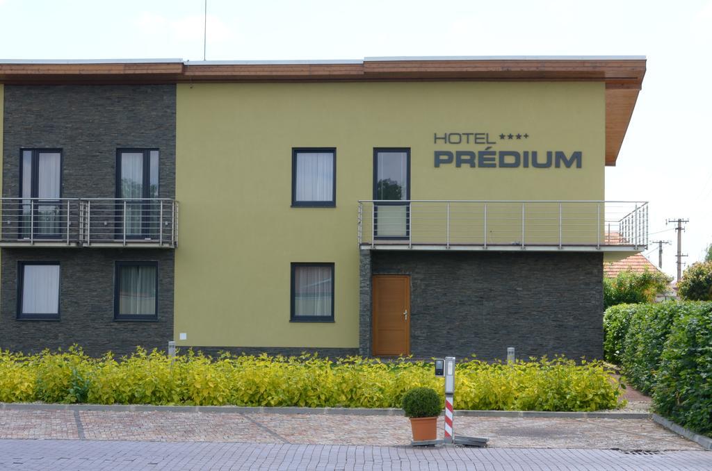 Hotel Predium Vráble Extérieur photo