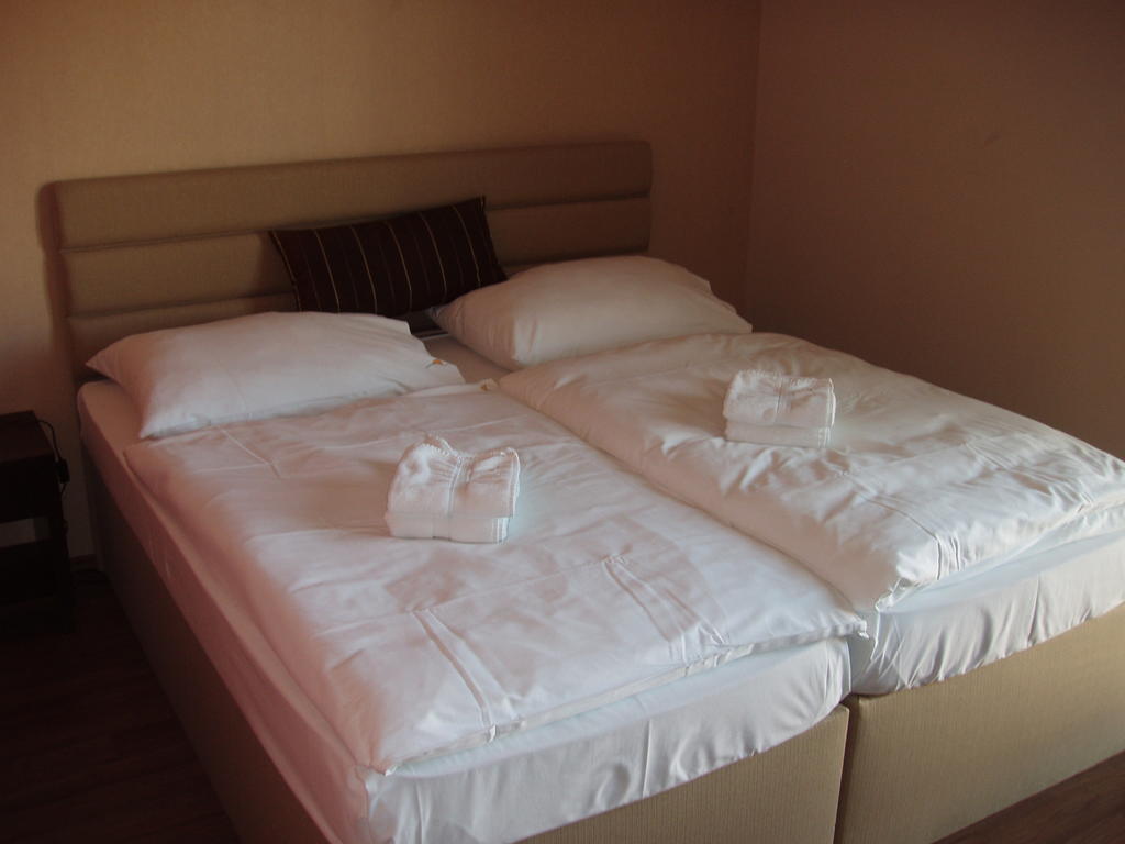 Hotel Predium Vráble Chambre photo